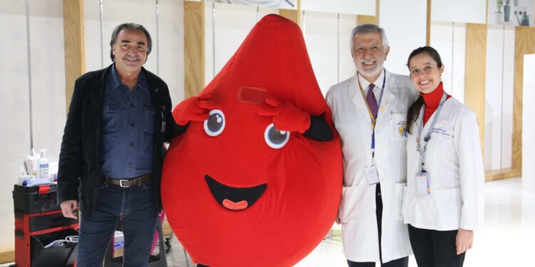 Hospital Roberto del Río realiza campaña de donación de sangre.
