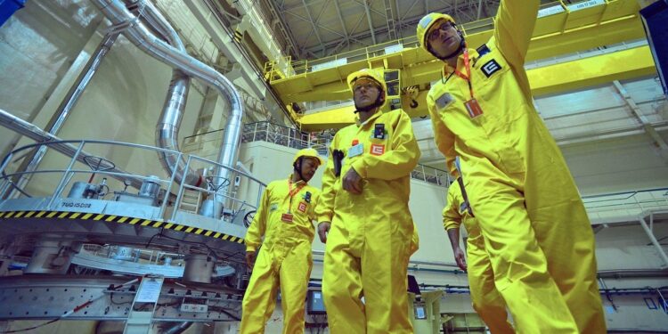 Irán impide que la agencia de energía atómica realice inspecciones en sus instalaciones.