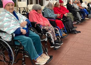 Hacen un llamado a cuidar a los abuelitos del frío.