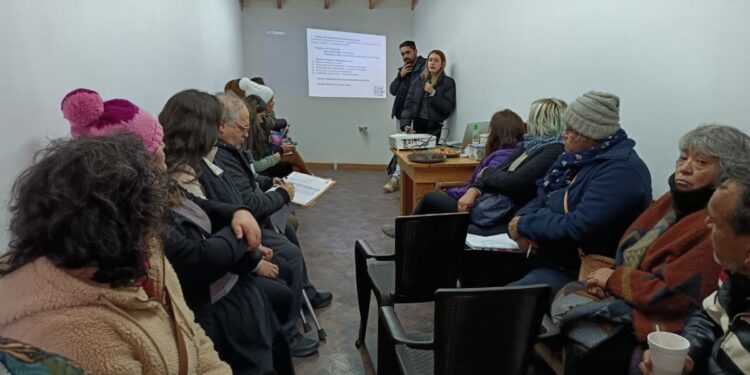 Fortalecen el respaldo a locatarios y emprendedores de Laguna Verde mediante un operativo en el terreno.