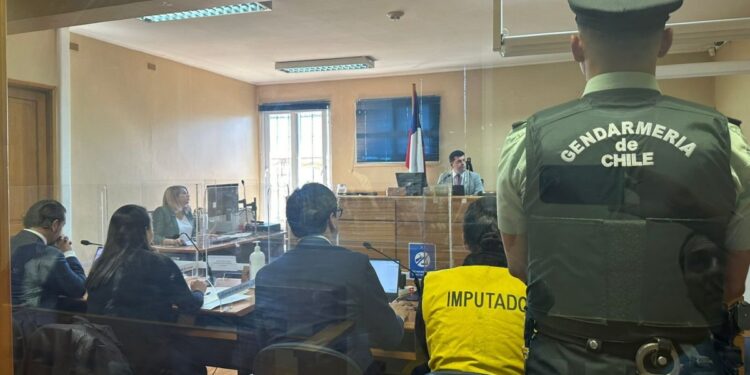 Fiscalía de Los Ríos reformula cargos contra imputado por triple homicidio en Río Bueno, incluyendo el delito de aborto.