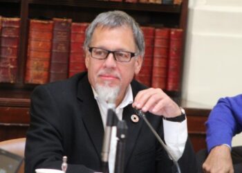 El senador Lagos Weber aplaude la rearticulación de la candidatura de Tohá y su capacidad para diferenciarse de los competidores en la primaria.