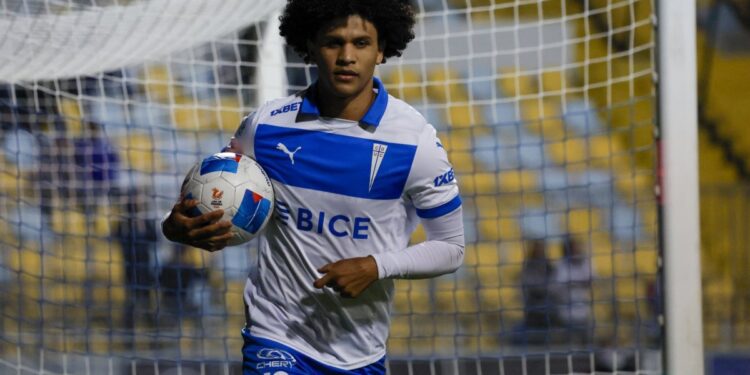 Eduard Bello aprecia la incorporación de Daniel Garnero a la UC: «Es un entrenador exitoso y espero que lo demuestre aquí».