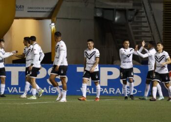 Santiago Morning logró una impresionante remontada y dejó a San Felipe en la lona.