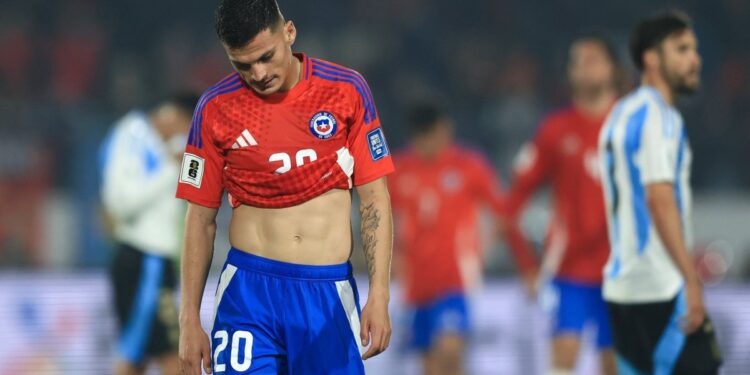 Lucas Cepeda afirma que la Roja no merece estar en el último lugar: «Estamos dolidos».