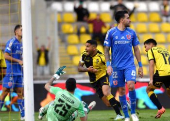 La U concluyó una week horrible con una derrota frente al nuevo líder del torneo.