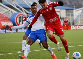 Universidad Católica igualó con Unión La Calera en el estreno de Garnero como entrenador cruzado.