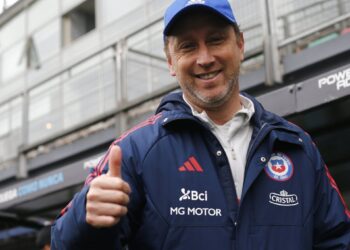 Luis Mena sería el candidato seleccionado para dirigir a la Roja en los últimos dos encuentros de las Clasificatorias.