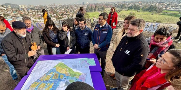Recoleta potencia el plan regulador urbano en el cerro San Cristóbal.