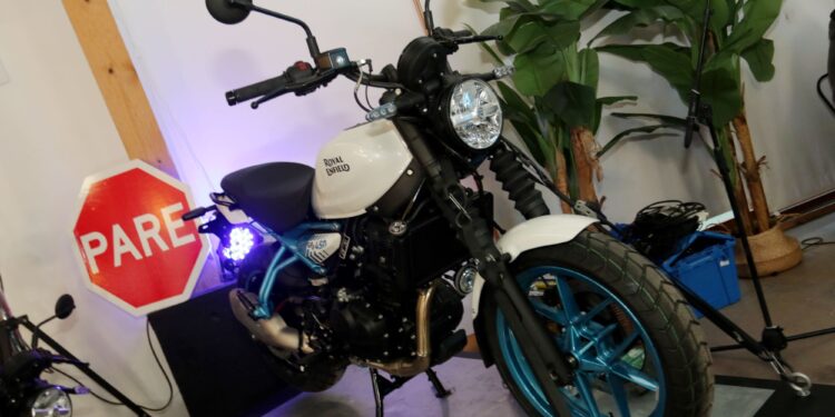 Royal Enfield llega con la GRR 450cc y la Bear 650cc.