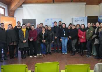 Mujeres de Peñaflor comienzan talleres de mantenimiento.