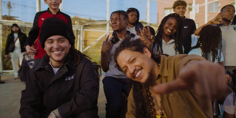 Tiano Bless y Pablo Chill-E mezclan reggae y trap en “+ Unidad”