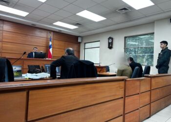 Arrestan a un exgendarme con más de 30 causas abiertas por estafa: operaba en Curicó y otras ciudades del país.