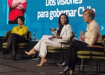 Nuevo enfrentamiento entre Tohá y Matthei: Ahora discuten sobre el «punto de no retorno» en el país.