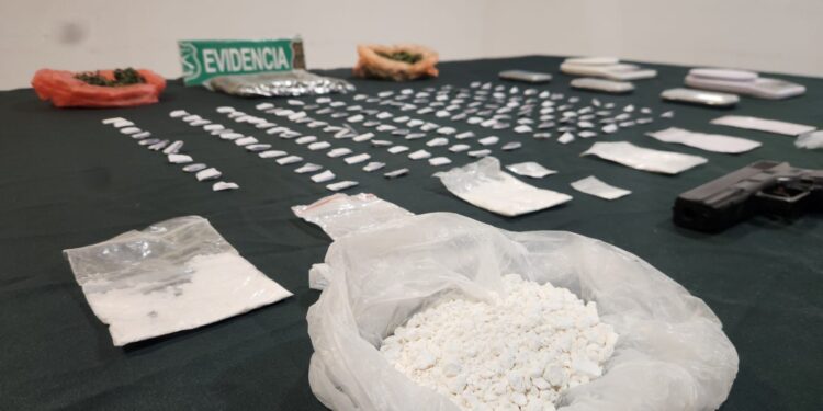 Desarticulan clan narcotraficante familiar tras amplio operativo en Linares.