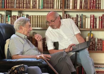 Ex ministro peruano nos cuenta de su libro sobre el “Lado Político” de Mario Vargas Llosa.