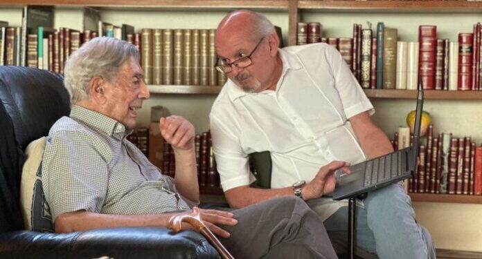 Ex ministro peruano nos cuenta de su libro sobre el “Lado Político” de Mario Vargas Llosa.