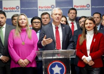 Nueva biografía de José Antonio Kast muestra todas sus movidas en los últimos años.