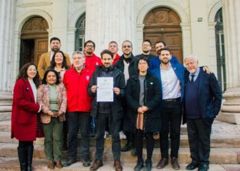 Reforma forzará a los políticos a estar en Fonasa.