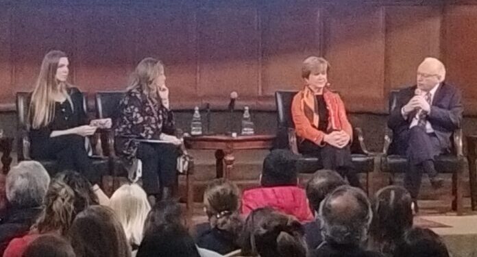 Evelyn Matthei regresa «a full» con nuevas propuestas y reestructuraciones.