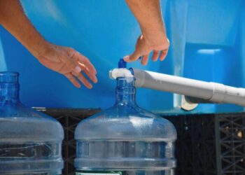 Corte de agua agendado impactará a seis comunas de la RM.