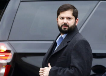 Van Klaveren apoya lo dicho por Boric sobre el ataque de EE.UU. a Irán.