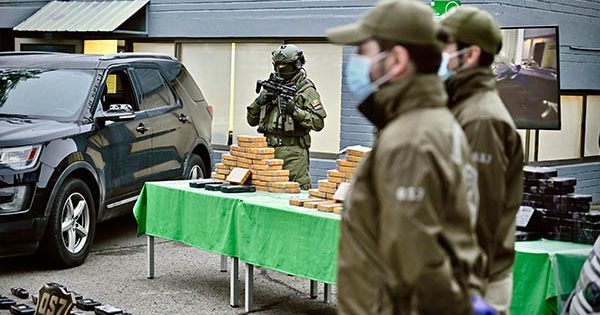 Desmantelan red de narcotráfico con miembros del Ejército: la droga iría para Santiago.