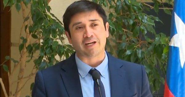 CDE interpone querella contra el diputado Miguel Ángel Calisto por posible fraude al fisco.