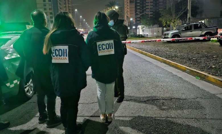 Hombre de 29 años es asesinado a balazos dentro de su auto en La Cisterna tras participar en un velorio de alto riesgo.