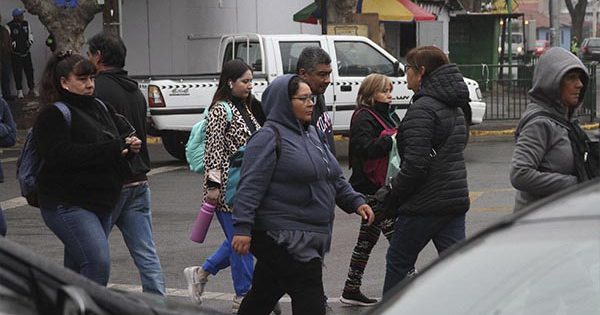 Cadem: La desaprobación del presidente sigue en un 61% mientras aumenta el apoyo a las causas sociales.