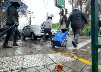 Uno de cada cuatro chilenos piensa que su calidad de vida va a bajar en los próximos meses, según Ipsos.