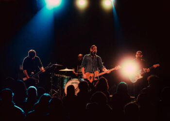 IIII comienza su gira por EE.UU. con un show en el Cascadian Midsummer 2025.