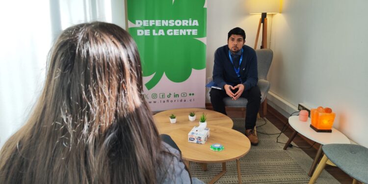 Vecinos reciben ayuda legal y psicológica.