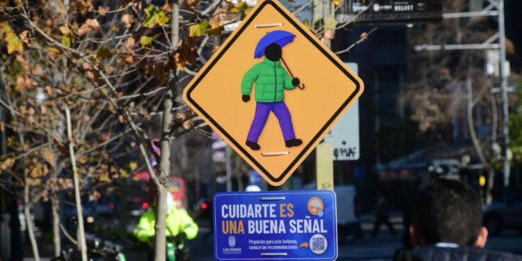Las Condes da el vamos a campaña invernal con señaléticas bacanes.