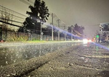 Sistema frontal en Colina, Lampa y Tiltil: sugieren estar listos ante posibles cortes de luz.