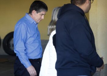 Manuel Monsalve fue trasladado en la madrugada a una clínica en Viña del Mar debido a su delicado estado de salud.