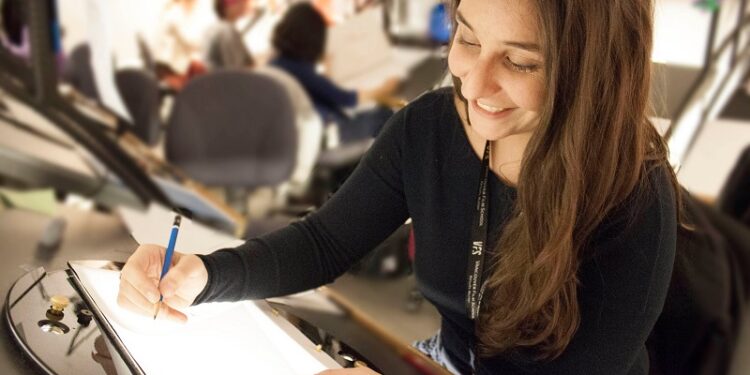 Diseñadora chilena destaca en Canadá trabajando en animación para Disney y Netflix.