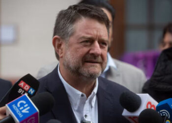 Claudio Orrego se presenta en la Fiscalía como imputado por la investigación de fraude al fisco.