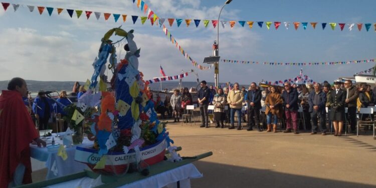 Una auténtica celebración tuvo lugar en Caleta Pichicuy: La festividad de San Pedro estuvo repleta de bailes y un homenaje a los desaparecidos de Lancha Bruma.
