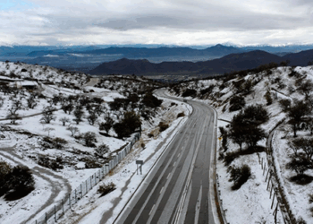 Expectativa por posible nevada en los cerros de Colina.
