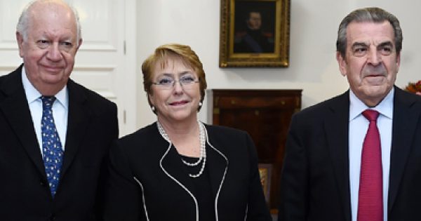 Exmandatarios son llamados a debate para eliminar las rentas vitalicias.