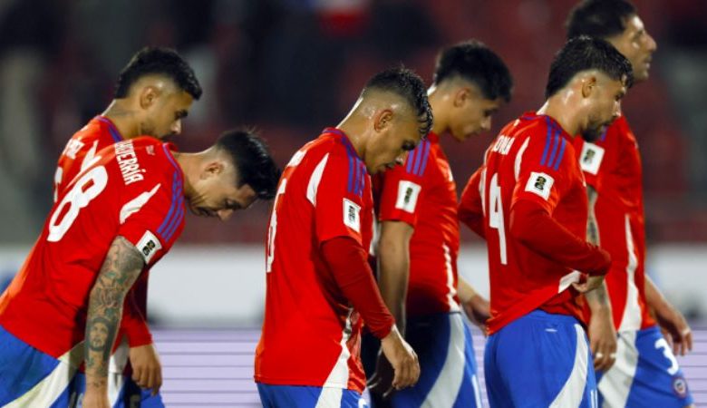 Seis futbolistas de La Roja podrían ser suspendidos para el partido contra Bolivia.