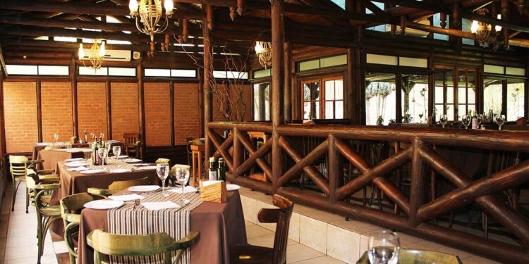 Restaurante Toro Bayo conmemora 28 años de historia, sabor y tradición en el Maule.