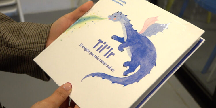 En Talca se presenta un libro infantil que promueve hábitos saludables en los niños.