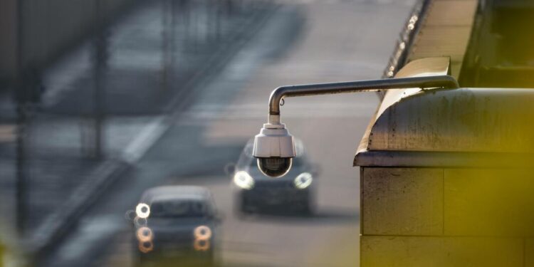 Casi la mitad de los delitos en Santiago son con violencia.