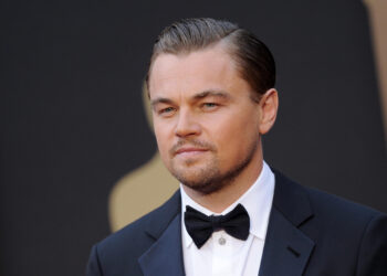 Leonardo DiCaprio adquiere una isla chilena para fomentar un parque nacional y salvaguardar la biodiversidad.