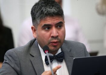 El diputado Lagomarsino alerta sobre el riesgo del rack de comunicaciones del fono 131 tras el colapso del techo.