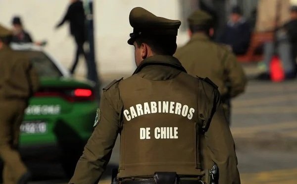 Carabineros inicia un sumario y enviará a la fiscalía interna los viajes con licencia identificados por la Contraloría.