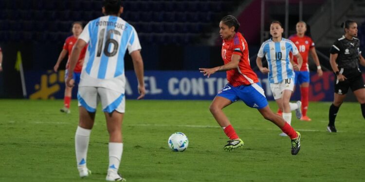 Chile cedió ante una emocionante remontada de Argentina en la Copa América femenina.