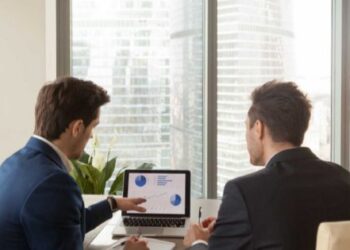 Empresas ven fundamental el uso de software para cumplir la Ley Karin.